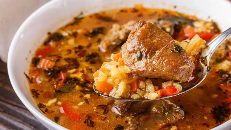 20 best soups in the world as listed by an American newspaper - Vietnamese Pho is called an excellent rice noodle soup 12