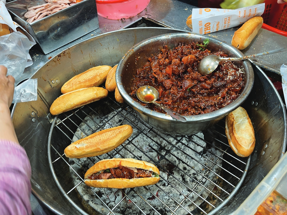 banh mi truong tien o hue anh ngoc dong 1777369708061558998886