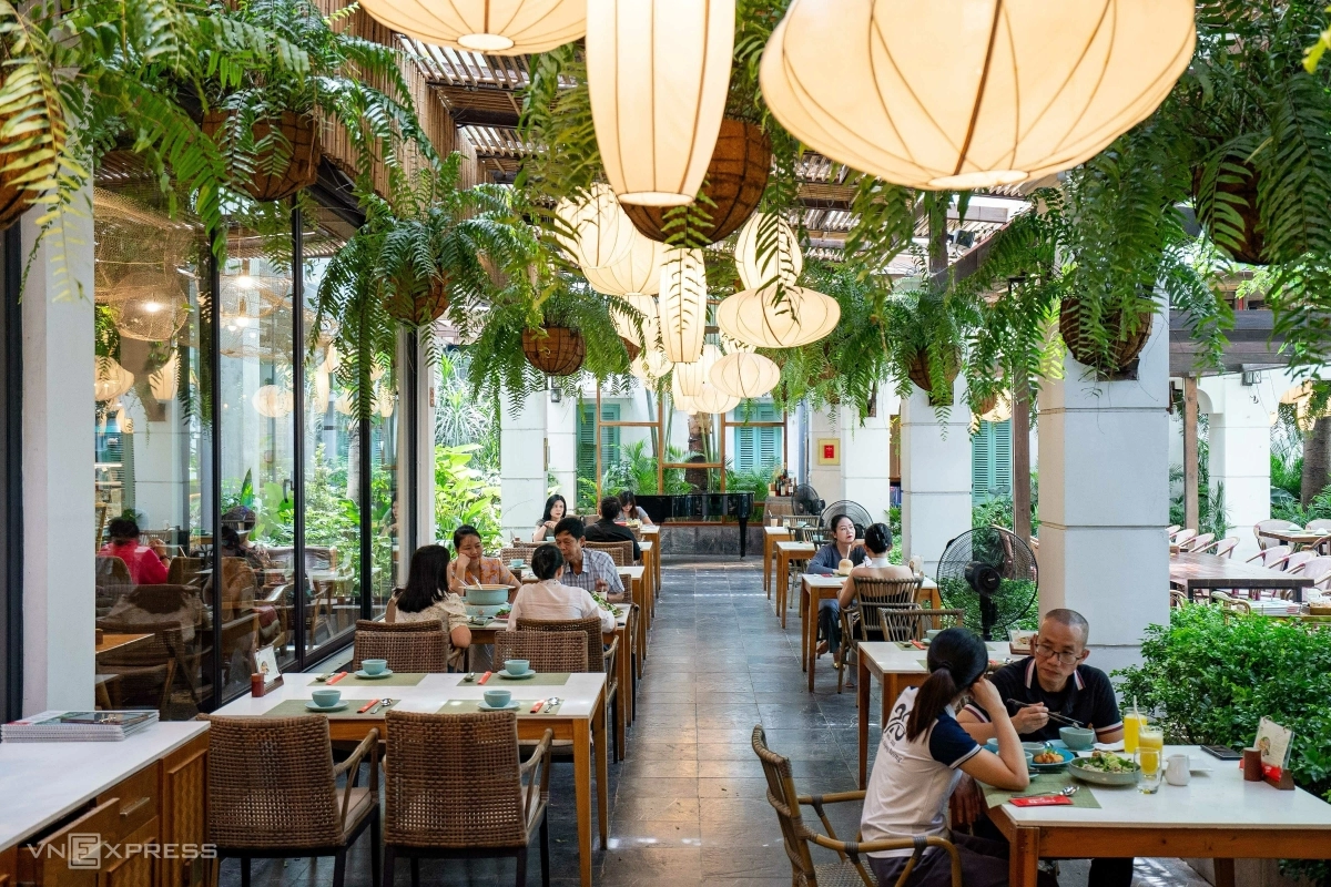 Không gian nhà hàng ẩm thực Việt