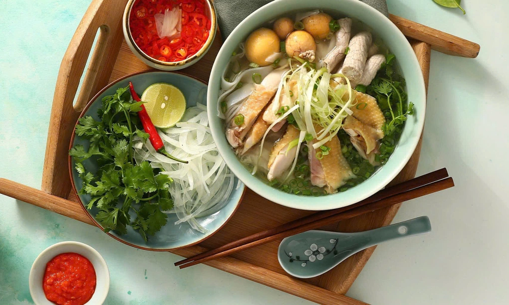 Tô phở gà truyền thống Việt Nam